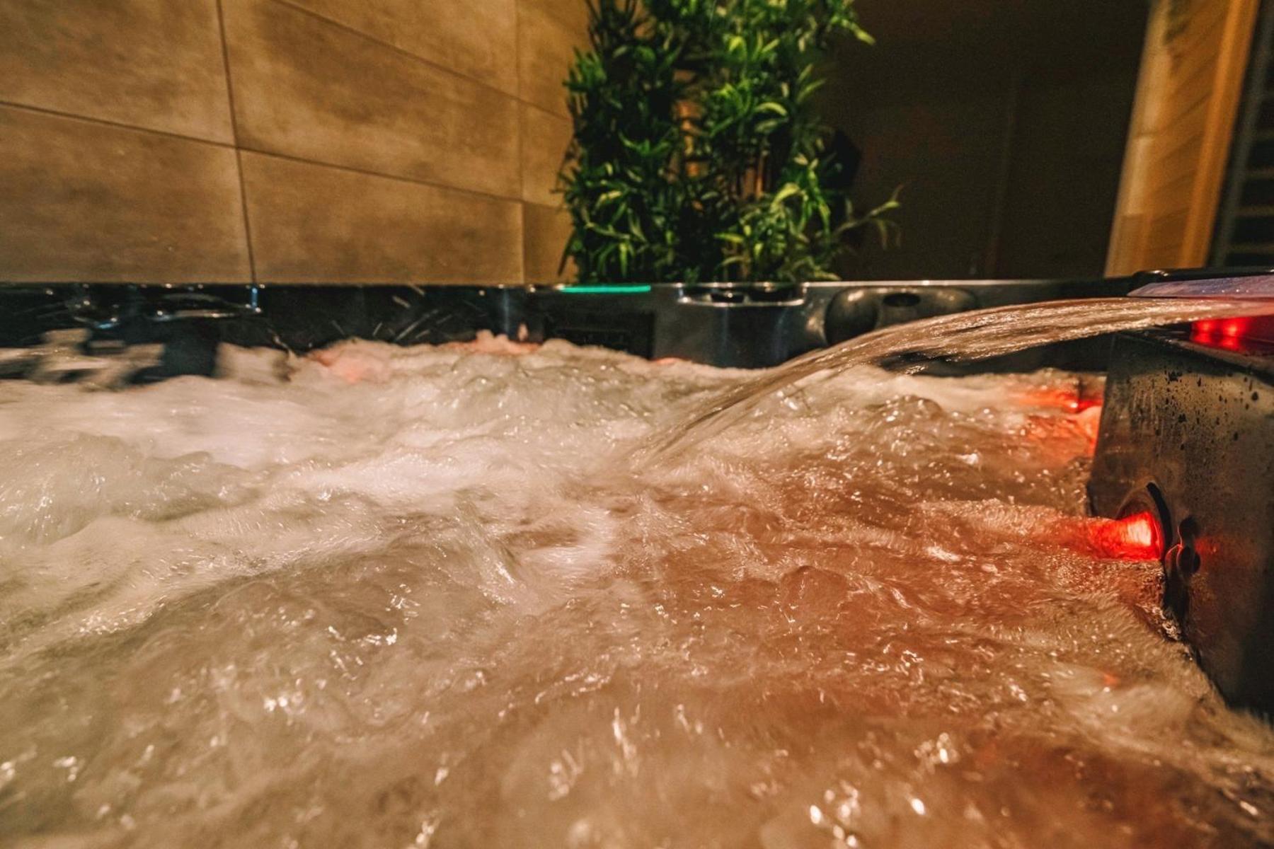 Spa Appartement O Temps Suspendu Reims Centre Sauna Et Jacuzzi Bagian luar foto
